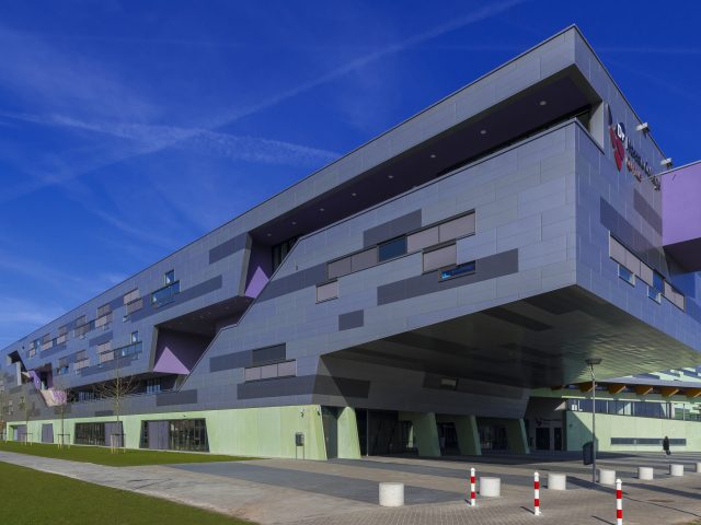 Dr. Nassau College Quintus